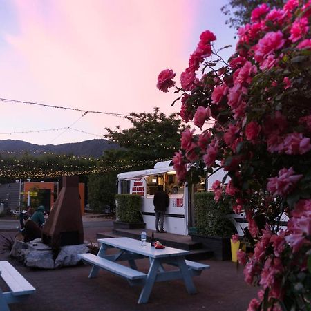 Adventure Inn Marahau Eksteriør billede